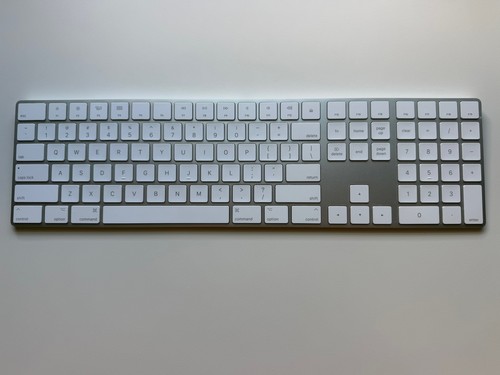 Apple magic keyboard white - —,