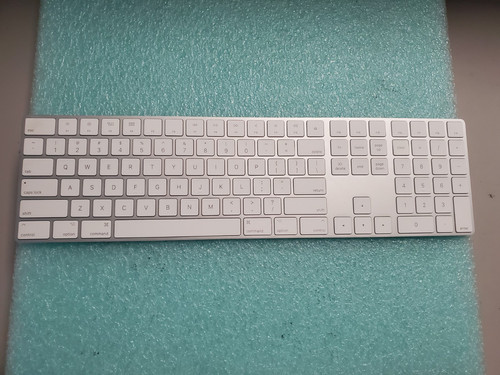 Apple magic keyboard with - keyboard,